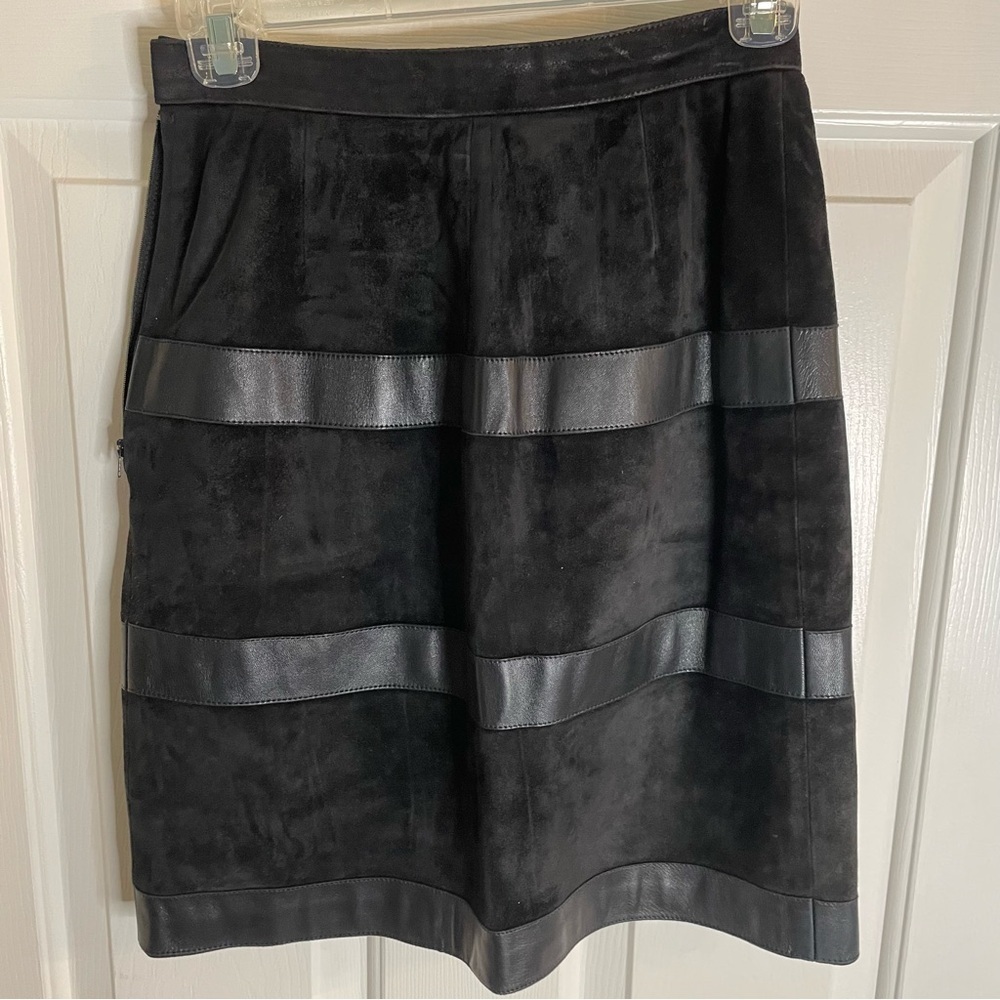 Vintage Saint Laurent Black Suede Mini Skirt with Leather Stripes Size 36 ~ US 6 - Picture 6 of 8